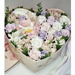 Цветы в коробке - подарок на помолвку. Цветы из полимерной глины